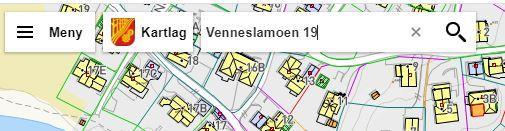 Bilde av meny i digital kartløsning som viser søkefeltet der adresse kan skrives inn - Klikk for stort bilde