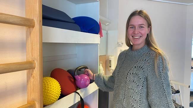 Oda Tørnkvist er fysioterapeut ved Skansenklinikken og ekspert på Kvinnehlse. Hun har et spennende foredrag klart. Foto: NRK - Klikk for stort bilde